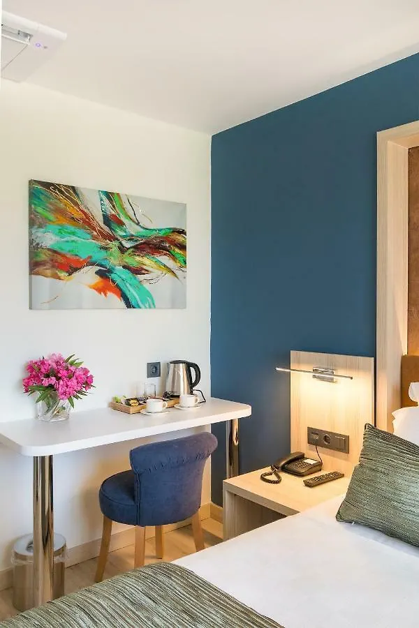Amossia Elite Boutique Hotel تورونشْ
