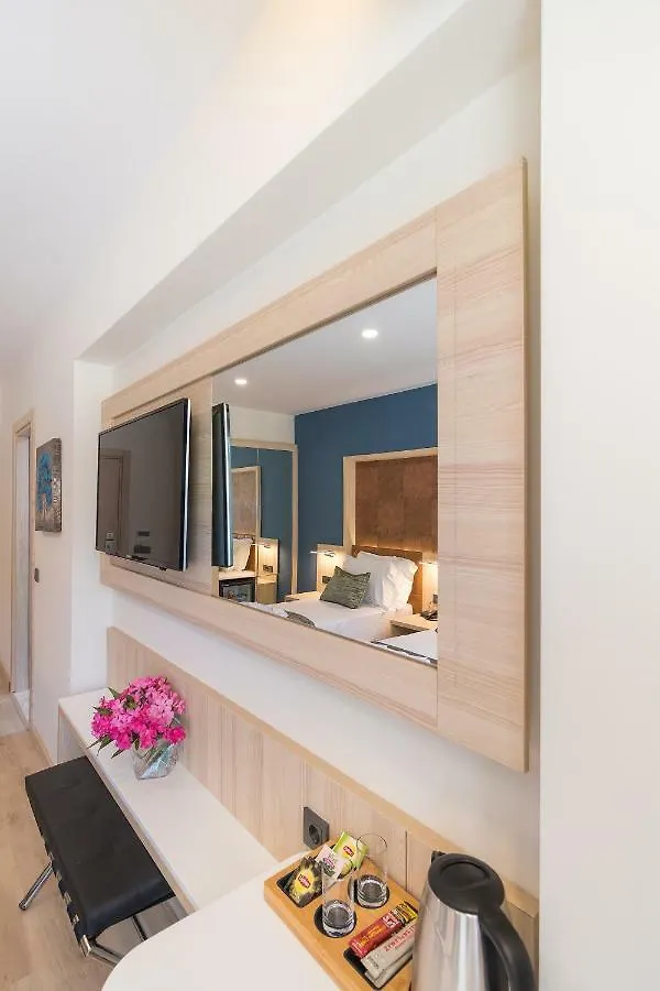 Amossia Elite Boutique Hotel تورونشْ