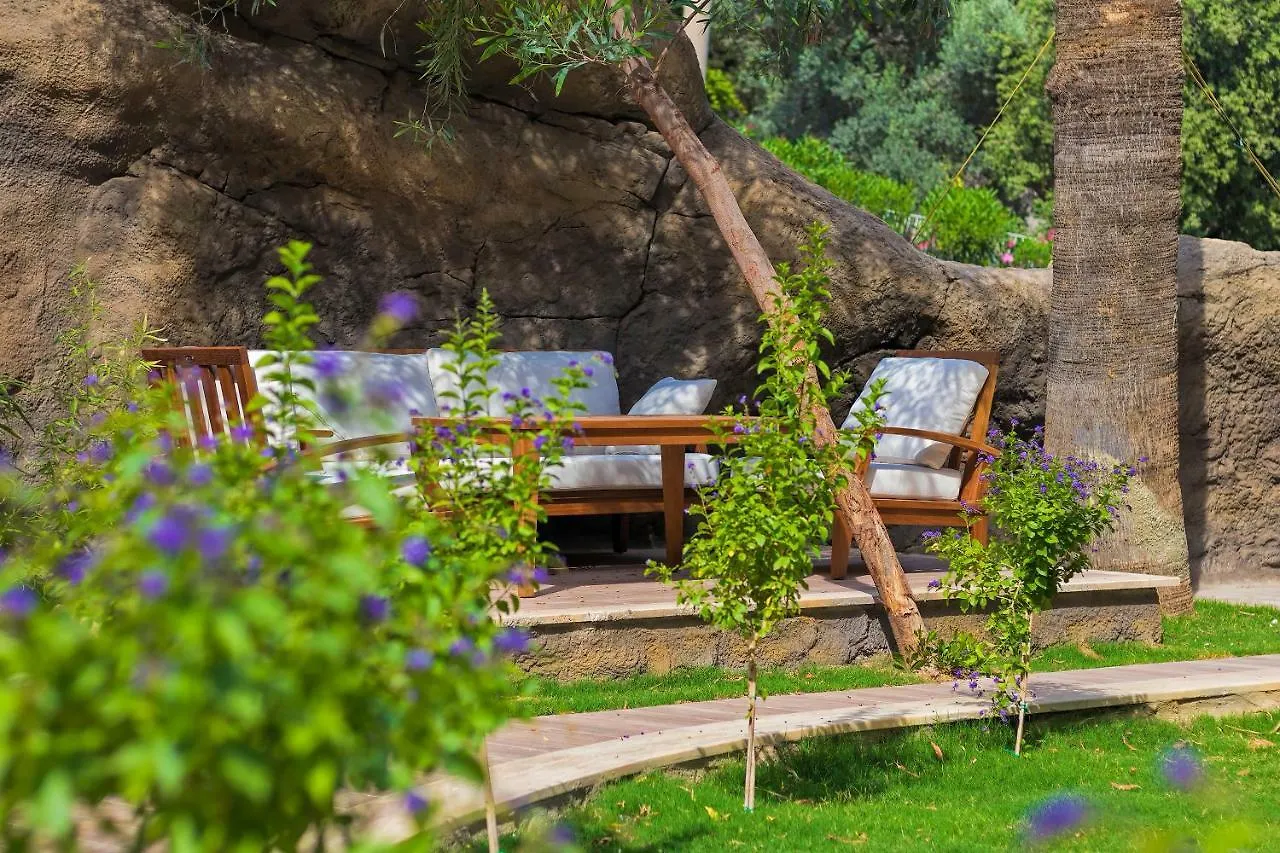 Amossia Elite Boutique Hotel تورونشْ